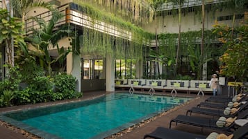 2 outdoor pools, sun loungers