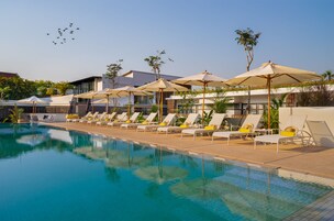 2 piscinas al aire libre, sillones reclinables de piscina