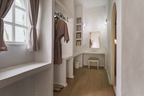 Suite Garden View (Twin Bed) - Pet friendly | Minibar, desk, blackout curtains, free WiFi - Villa La Flora Kanchanaburi (Kanchanaburi)