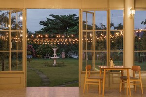 32-inch LCD TV with satellite channels, TV