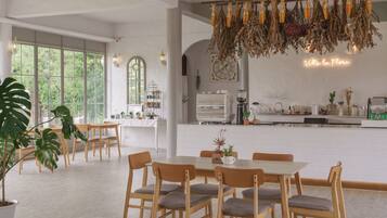 Café da manhã continental grátis todos os dias