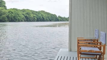 Floating Villa with Breakfast | Terrace/patio