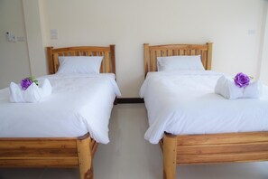 Bureau, lits pliants/supplémentaires, Wi-Fi gratuit, draps fournis