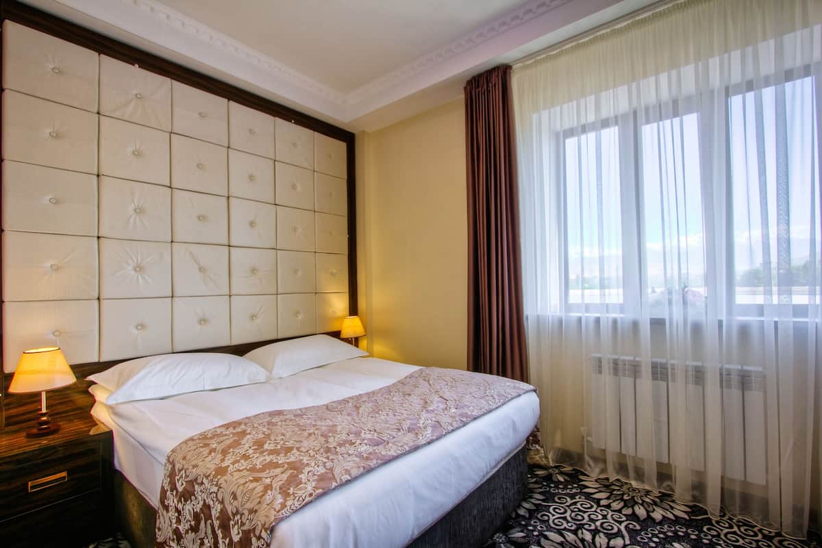 Standard Double Room | Egyptian cotton sheets, premium bedding, minibar, in-room safe