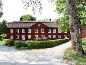 Front of property - Gripsholms Bed & Breakfast (Mariefred)