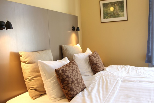 Wifi gratis y ropa de cama