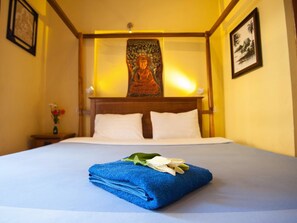Standard-Doppelzimmer | Schreibtisch, kostenlose Zustellbetten, kostenloses WLAN