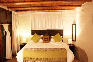 1 quarto, roupas de cama premium, cofres nos quartos, escrivaninha