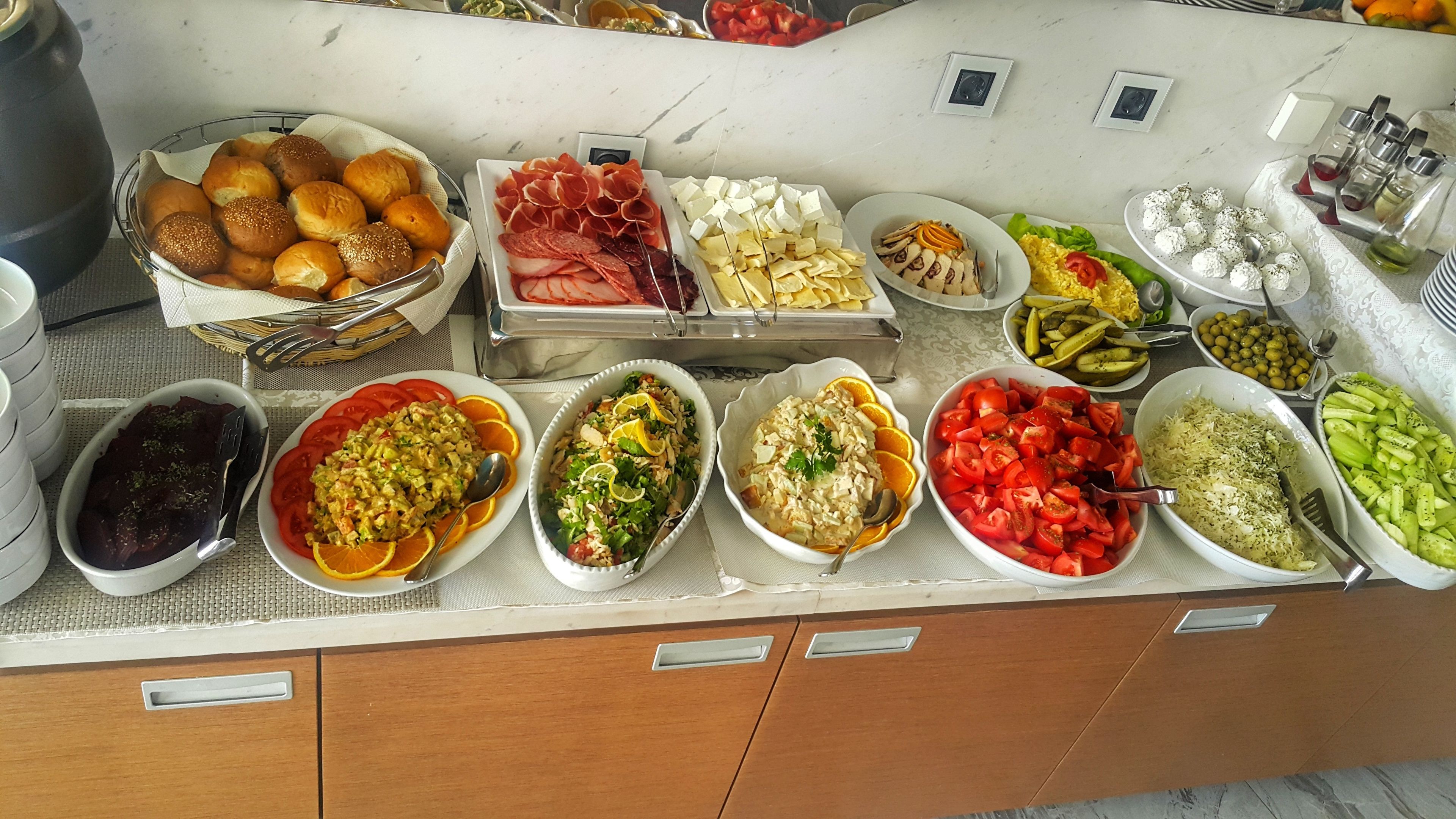 daily continental breakfast (eur 7 per person)