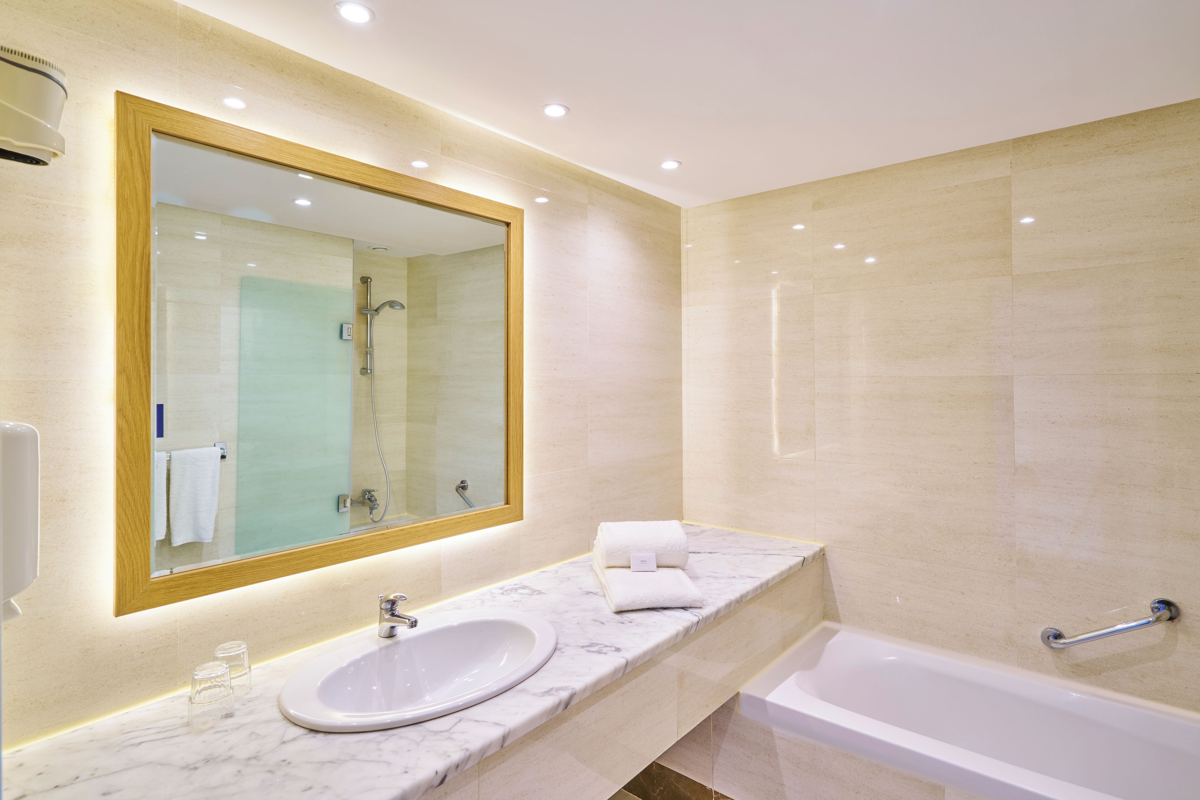 combined shower/bathtub, free toiletries, hair dryer, towels