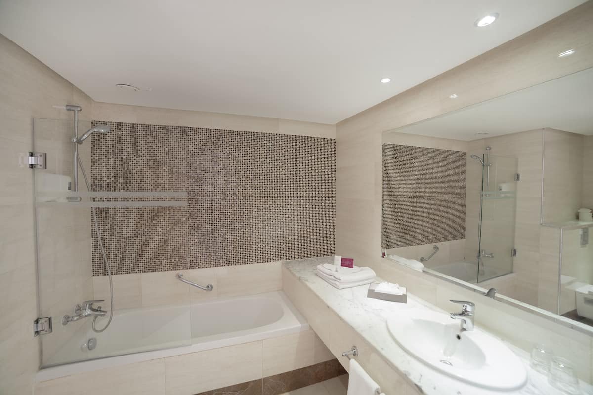 1 bedroom, minibar, in-room safe, blackout curtains