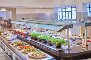 4 restaurantes, cocina internacional