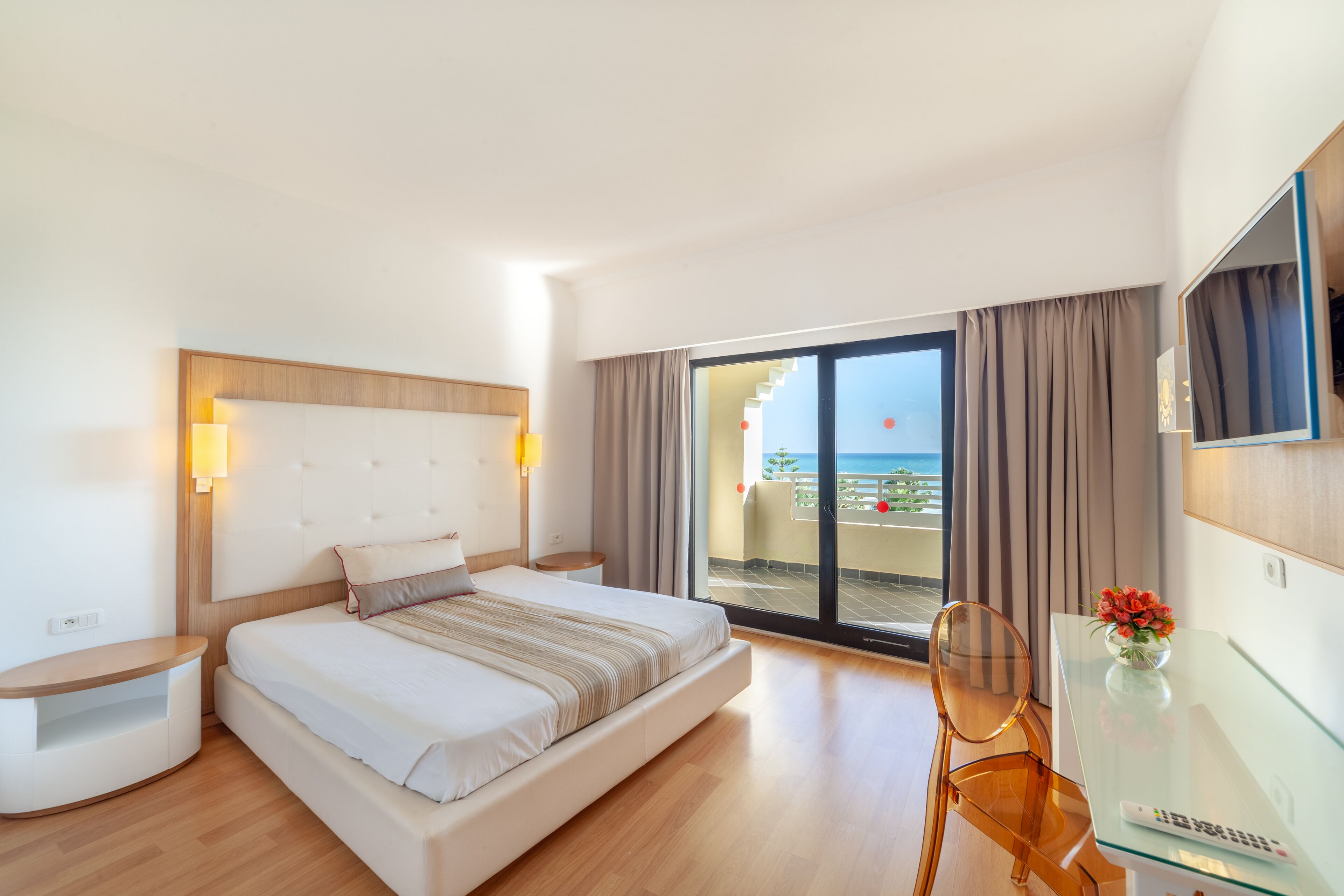 family room, sea view | 1 bedroom, minibar, in-room safe, blackout curtains