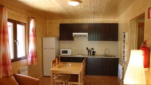 Bangalô, 2 quartos, cozinha americana (4 pax) | Cozinha americana privada