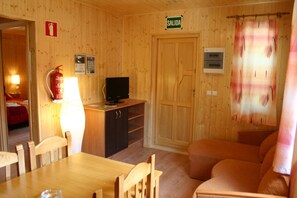 Bungalow, 2 Bedrooms, Kitchenette (4 pax) | Living area