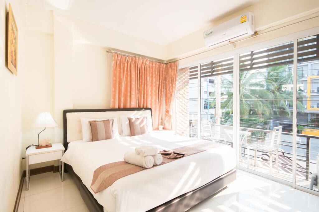 In-room safe, desk, blackout curtains, rollaway beds