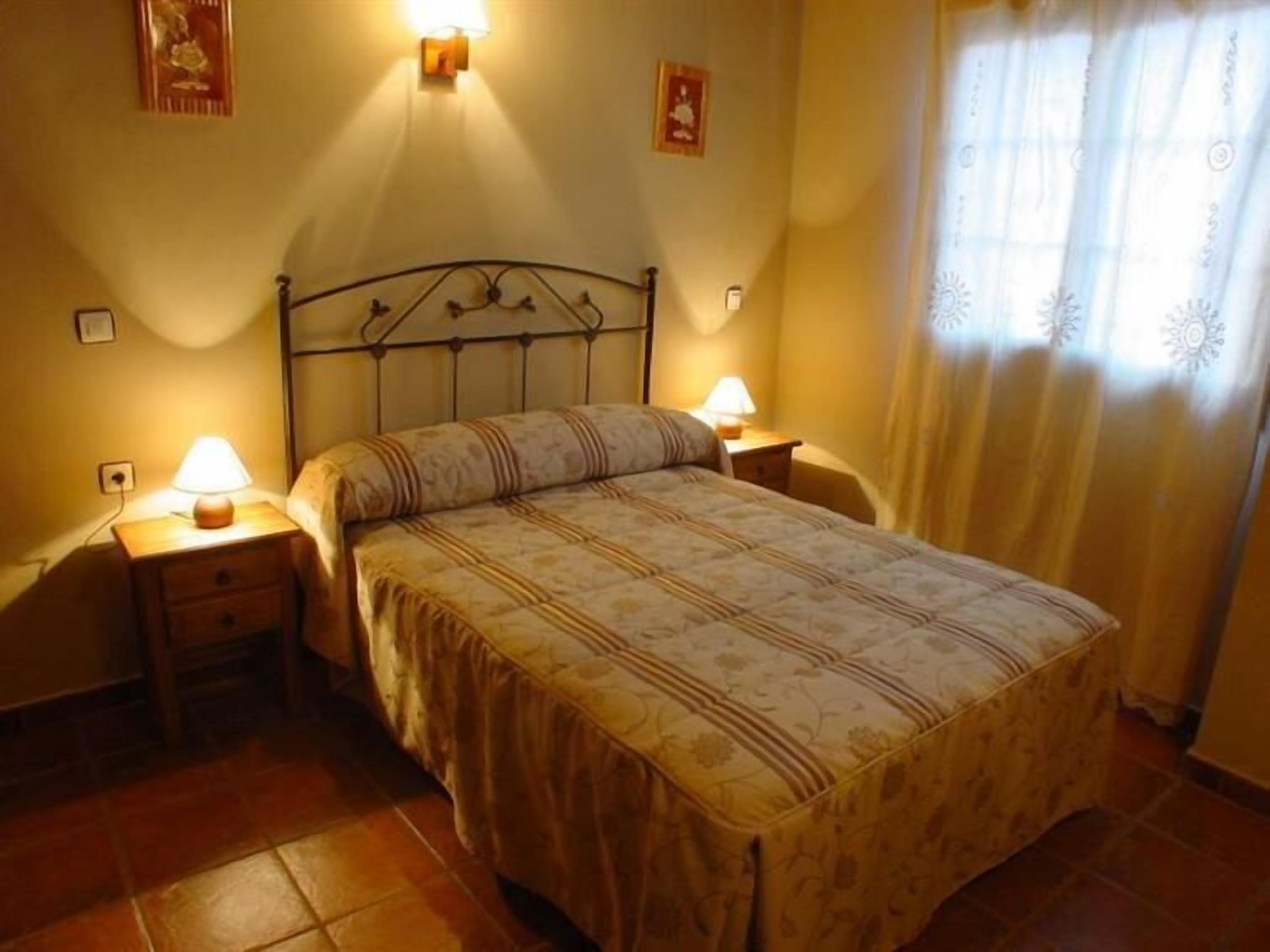 1 chambre, bureau, rideaux occultants, chambres insonorisées