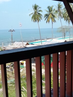 Deluxe Double Bed With Balcony and Sea View | 露台/庭院