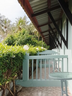 Deluxe Double Room with partial sea view 2rd floor | Terraza o patio