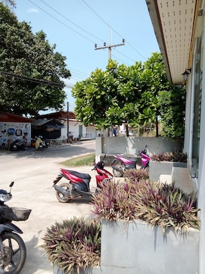 Parkir mandiri gratis