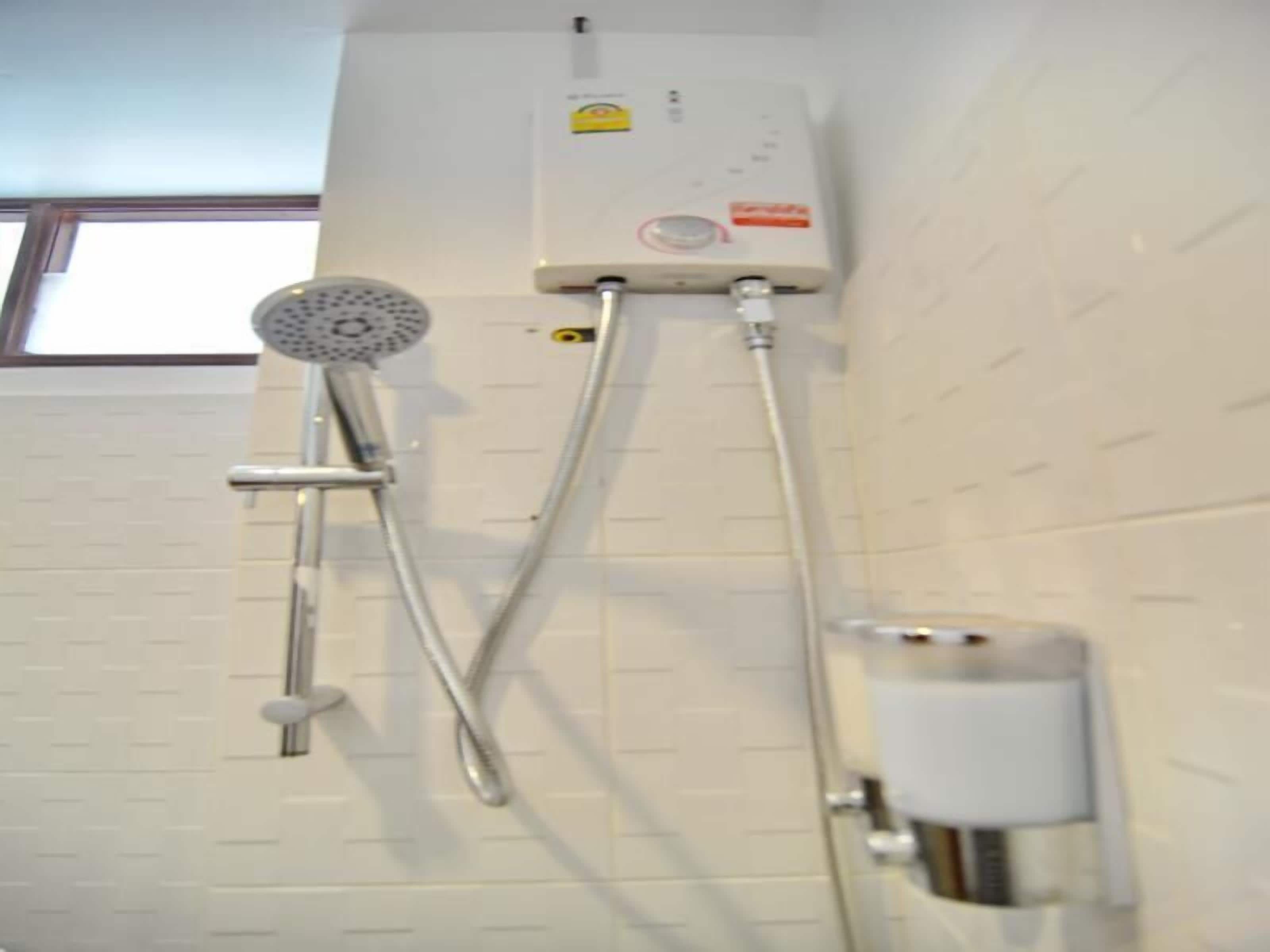 deluxe double bed with balcony and sea view | bathroom | shower, free toiletries, hair dryer, heated floors