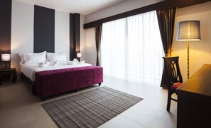 1 Bedroom Suite with Living Room and Shower  | Italienische Bettbezüge von Frette, hochwertige Bettwaren