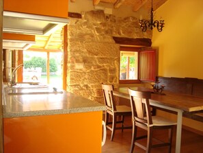 Cottage, 2 Bedrooms | Private kitchen