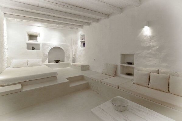 Apartment (Ground floor)