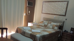 Desk, blackout drapes, rollaway beds (surcharge), WiFi (free) - Hotel Beira Rio (Brusque)