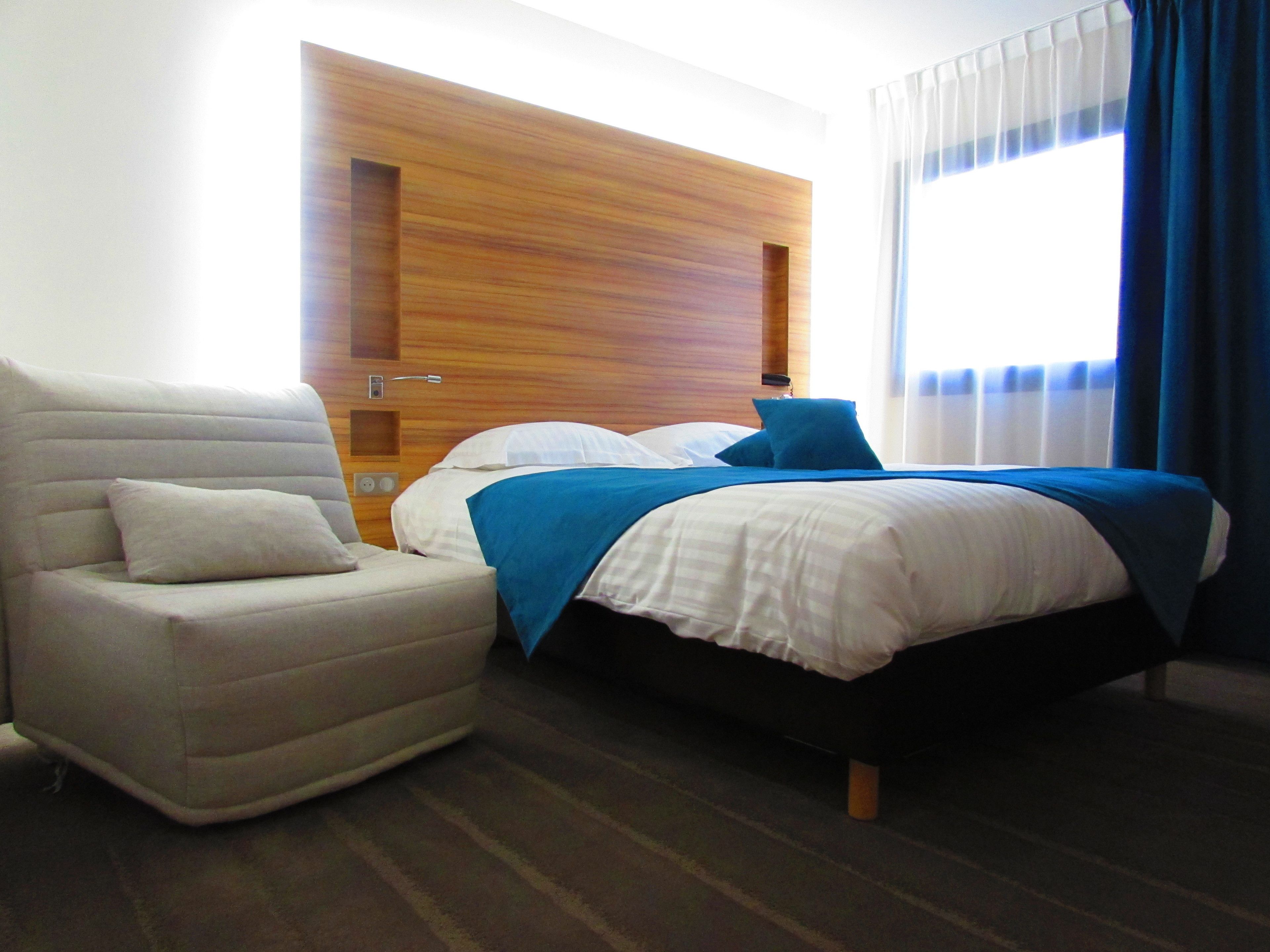 premium bedding, desk, soundproofing, free cots/infant beds