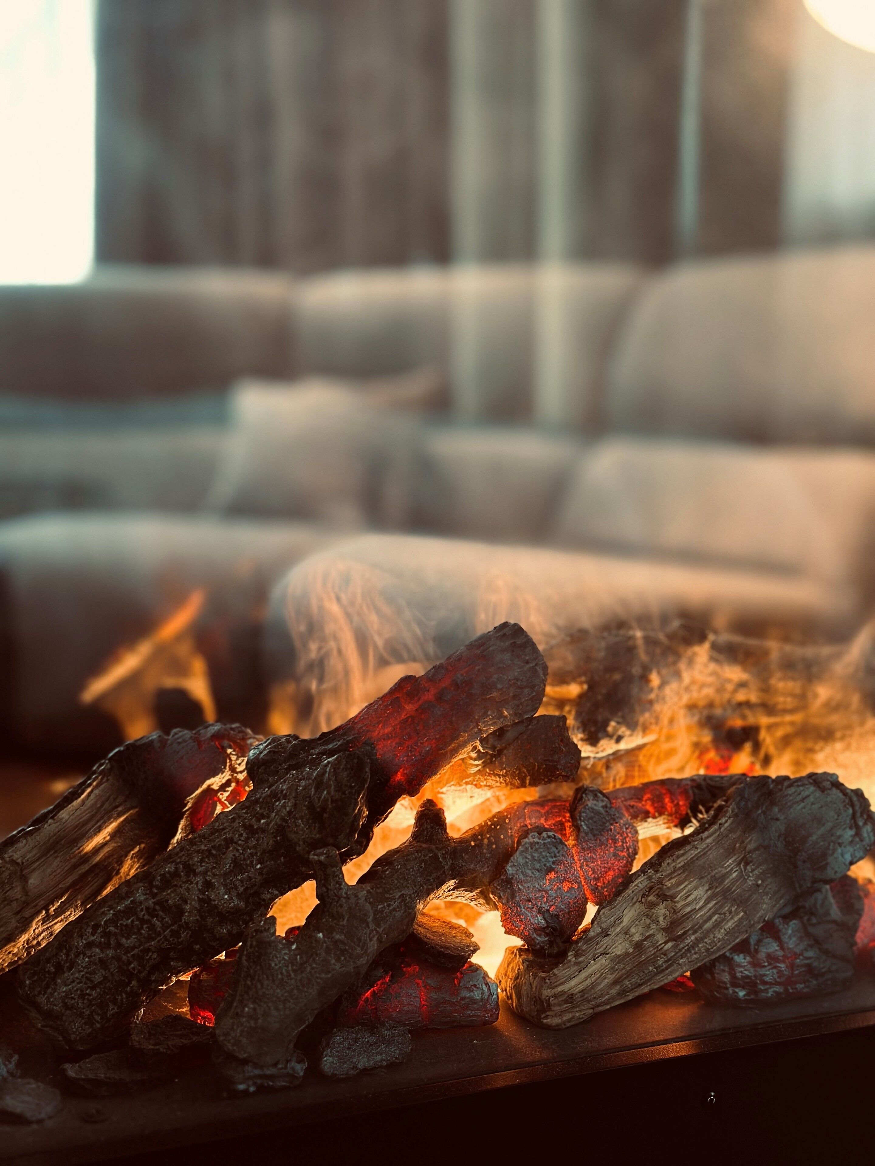 suite | premium bedding, desk, soundproofing, free cots/infant beds