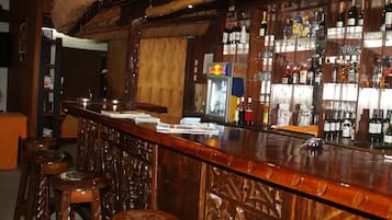 2 bares o lounges