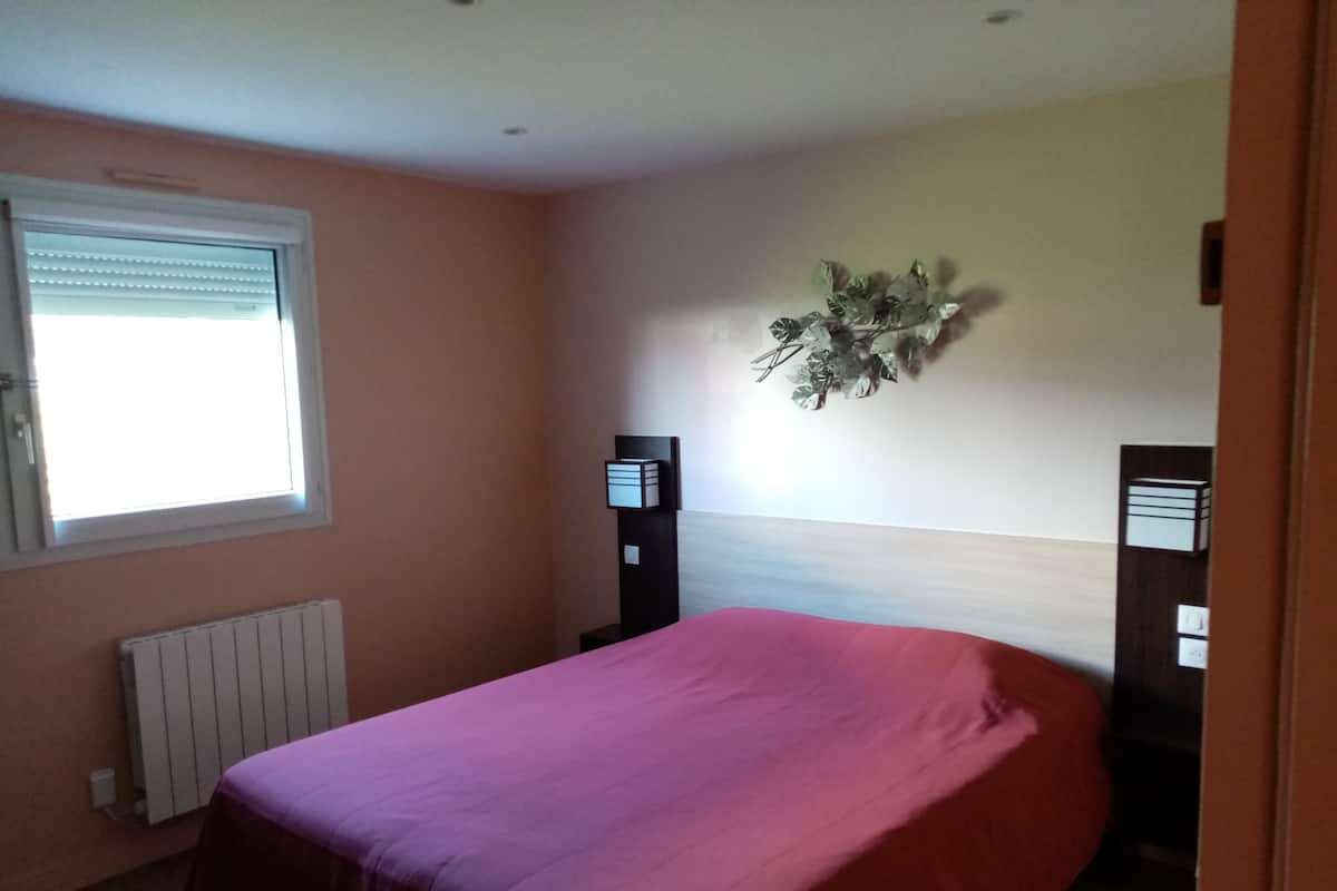 Comfort Room | Desk, free WiFi, bed sheets, wheelchair access