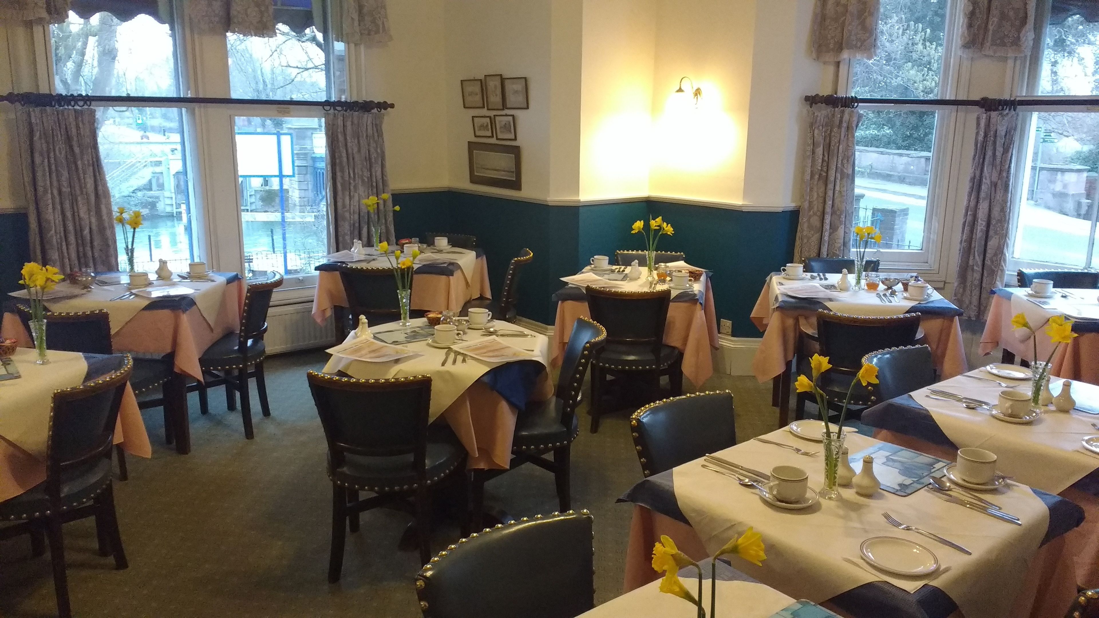 Engelsk frokost hver dag (GBP 15 per person)