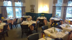 Desayuno inglés diario (GBP 15 por persona)