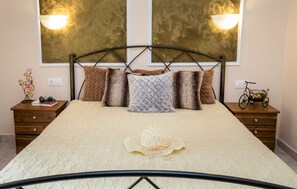 In-room safe, free WiFi
