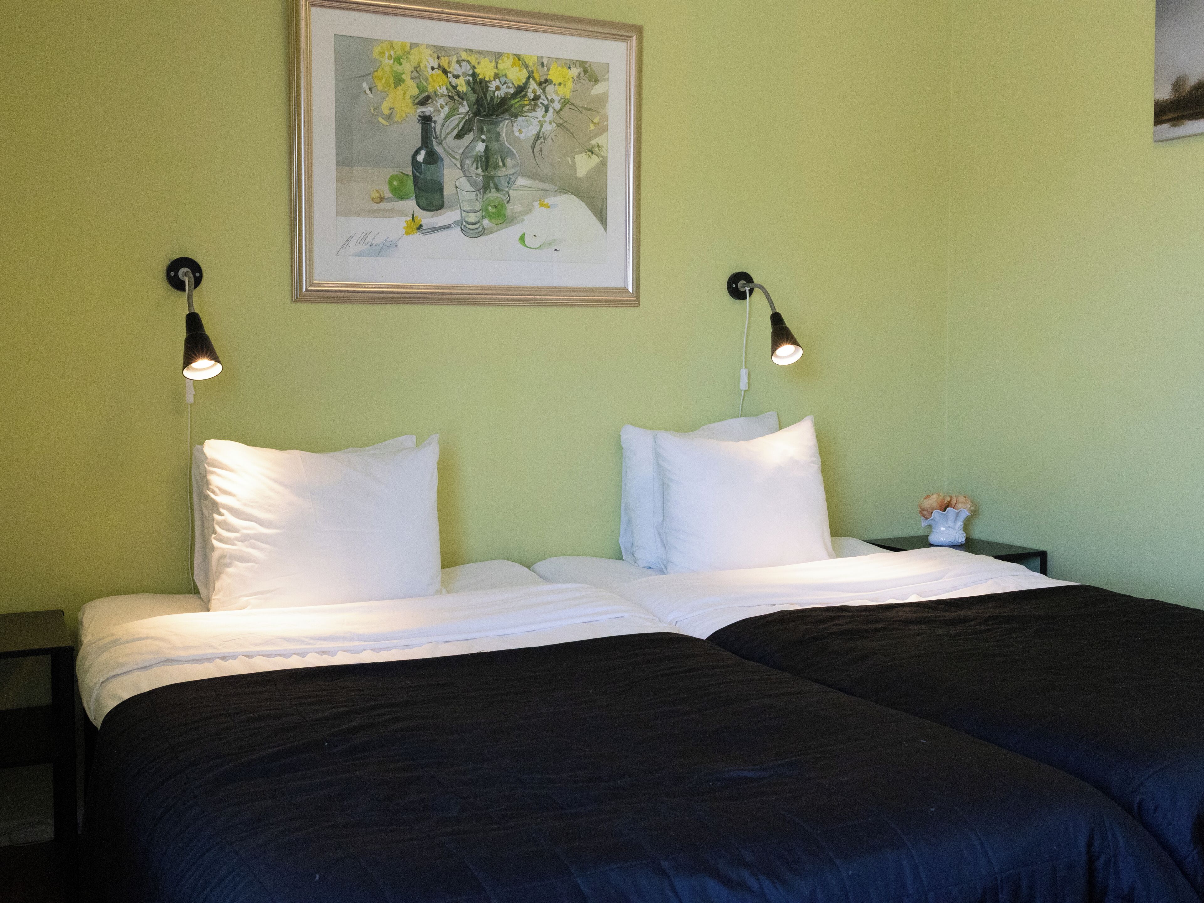Individually furnished, laptop workspace, soundproofing, free WiFi