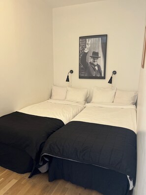 Apartamento familiar, 2 habitaciones | Mobiliario individual y espacio para trabajar con un portátil