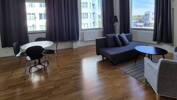 Suite | Individually furnished, laptop workspace, soundproofing, free WiFi