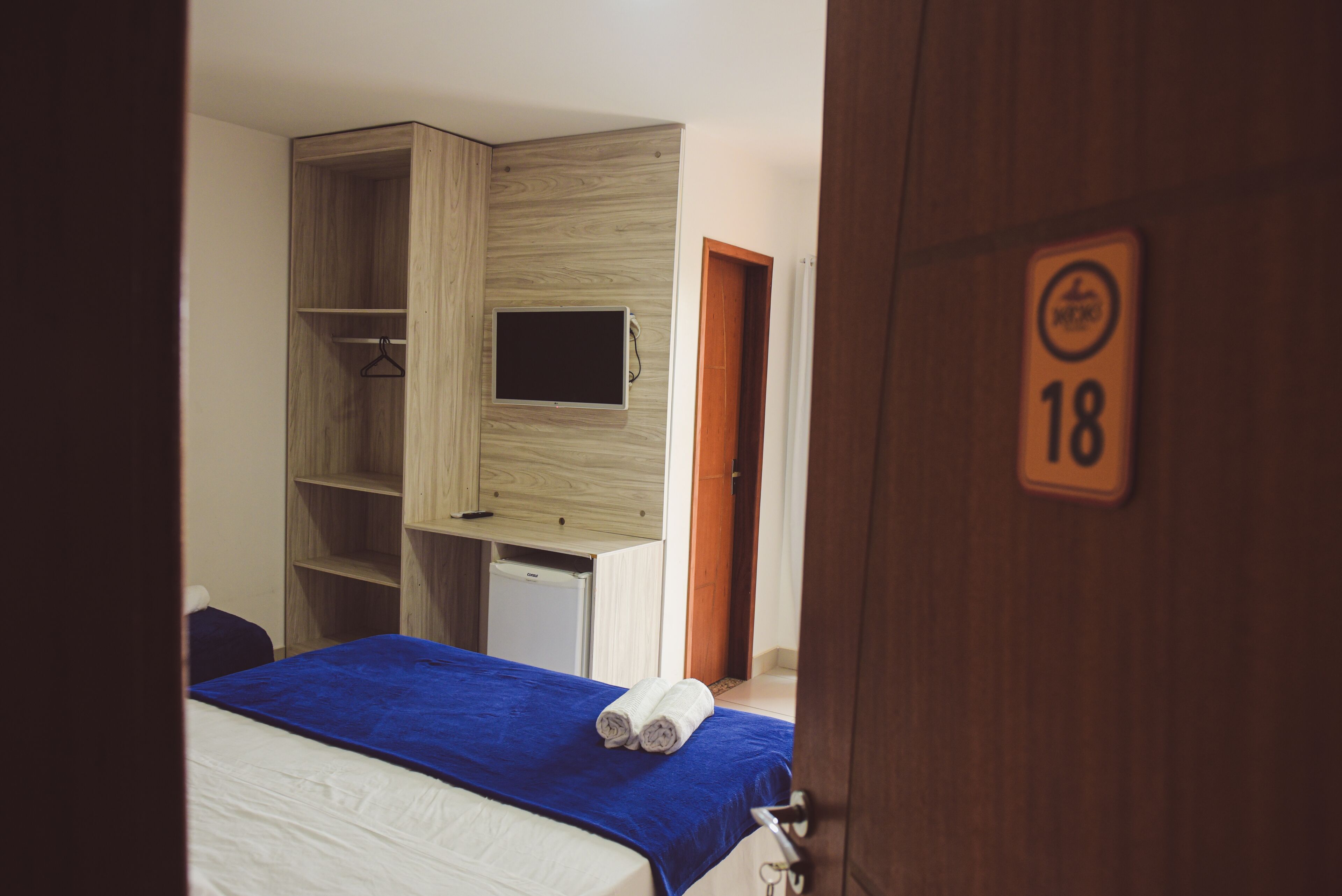 Minibar, decoración personalizada, cortinas blackout y wifi gratis 