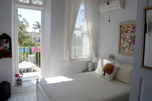 Double Room | Premium bedding, desk, free WiFi - Son Vapur Kuleli Konukevi (Ayvalik)