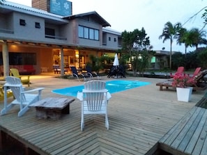 Outdoor pool, pool umbrellas, sun loungers