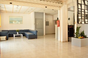 Lobby sitting area - Modul Hotel (Rhodes)