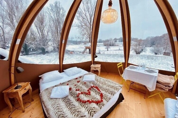 Double Room (Bubble) | Individually decorated, individually furnished, blackout curtains