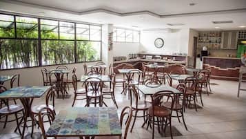 Desayuno buffet incluido todos los días