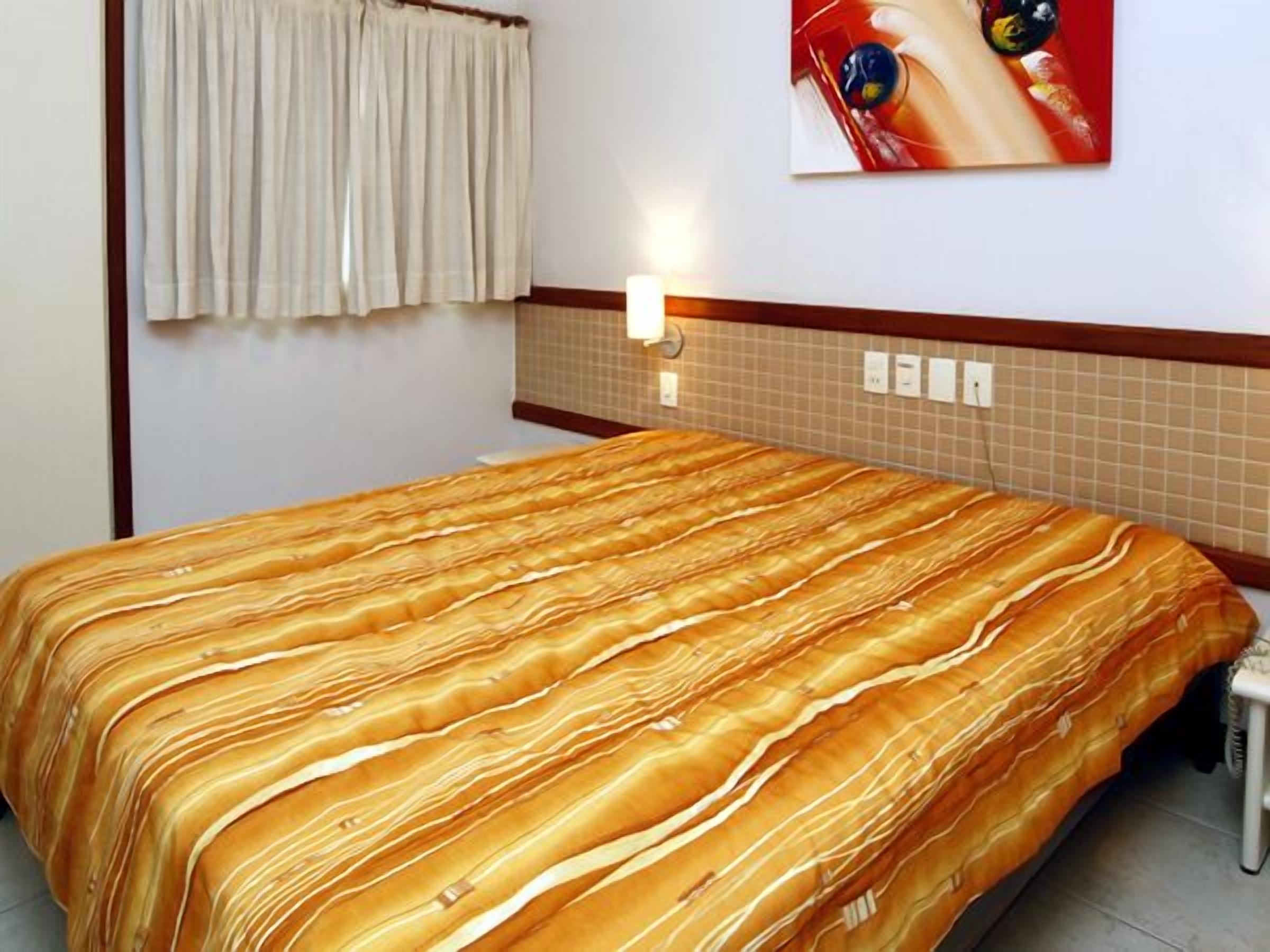 minibar, desk, free wifi, bed sheets