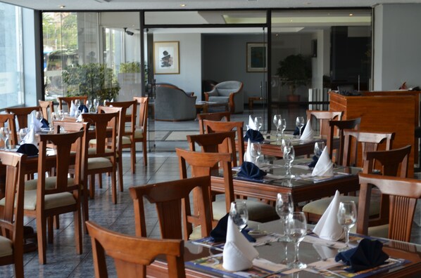 Se sirven desayunos, almuerzos y cenas