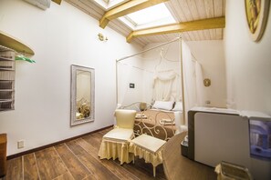 Kamar Quadruple, 2 kamar tidur, kamar terhubung, menara | Minibar, brankas, meja kerja, dan kedap suara