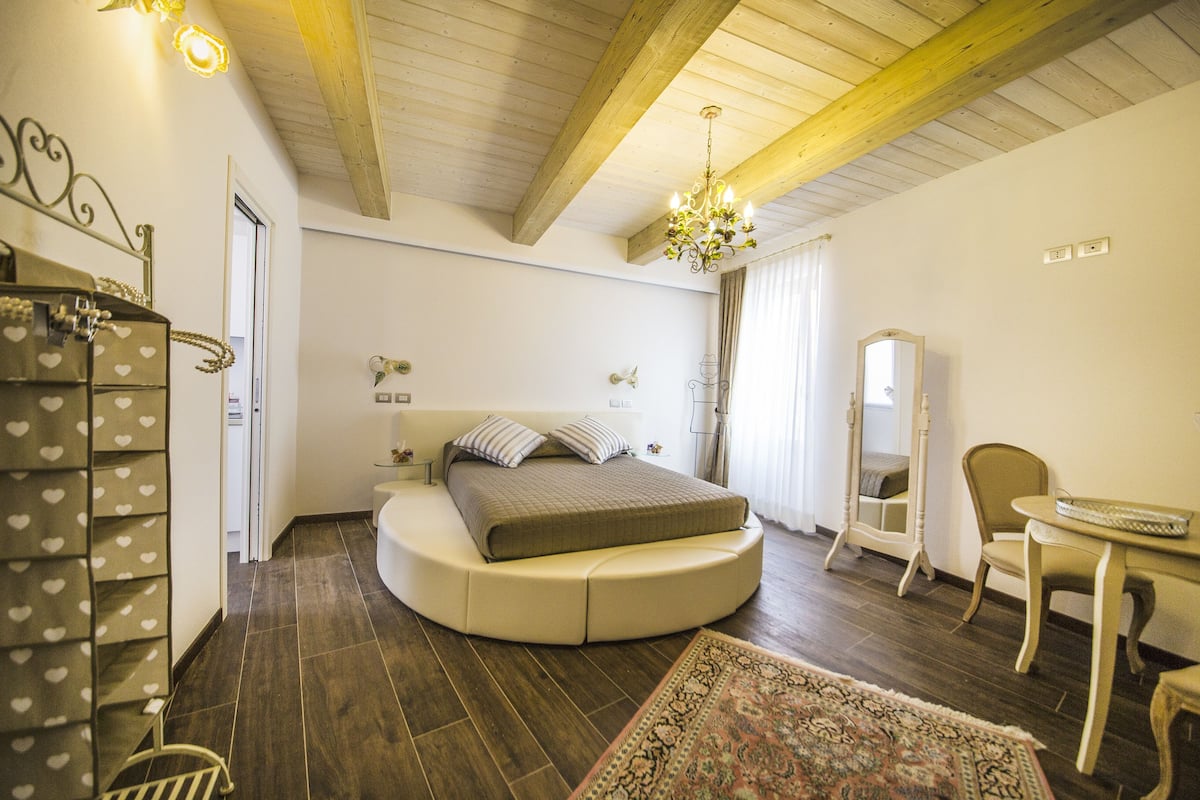 Double Room, 1 Bedroom, Kitchenette, Tower | Minibar, in-room safe, desk, soundproofing