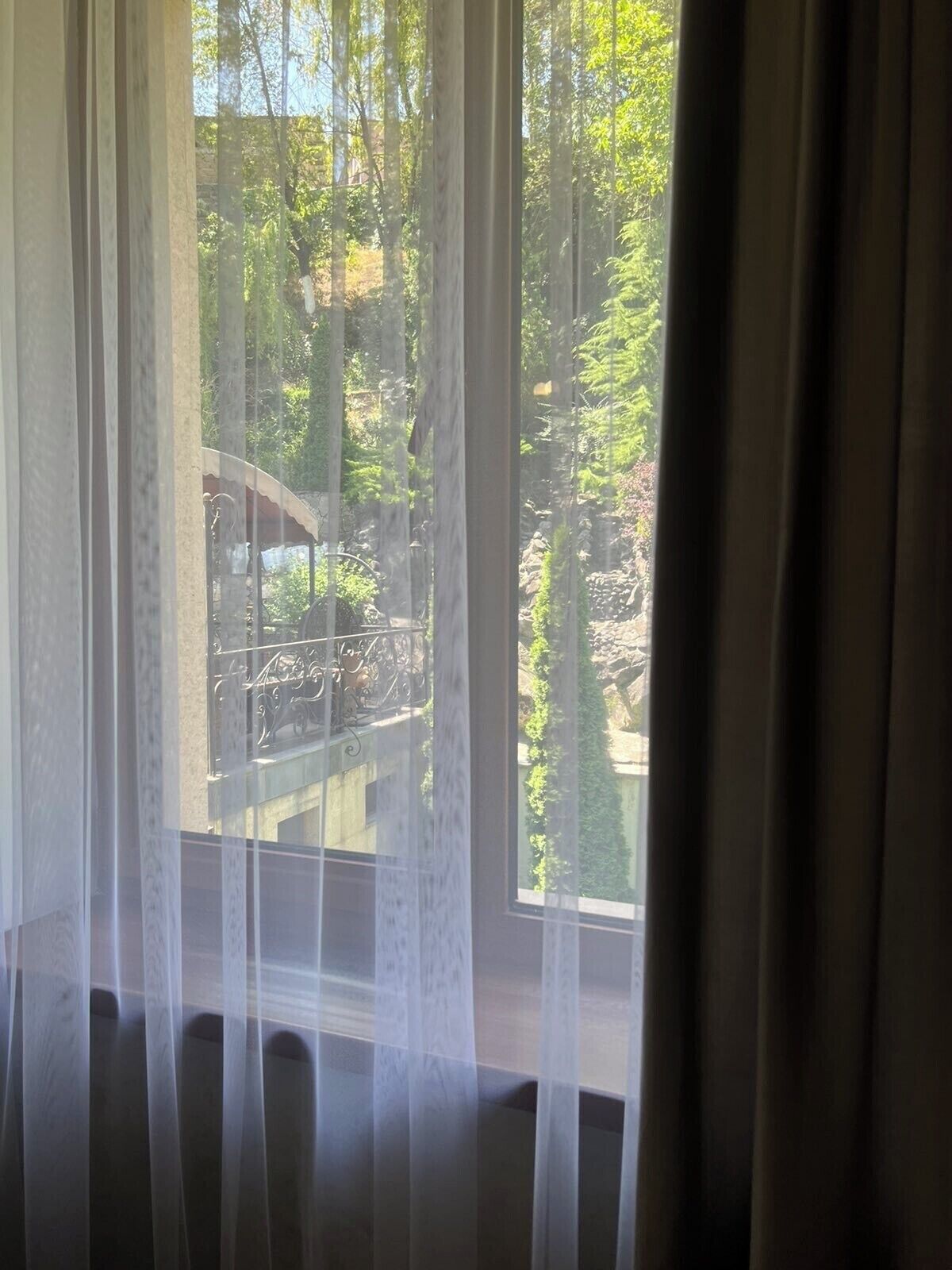 Double Room (Budget) | Minibar, in-room safe, soundproofing, iron/ironing board